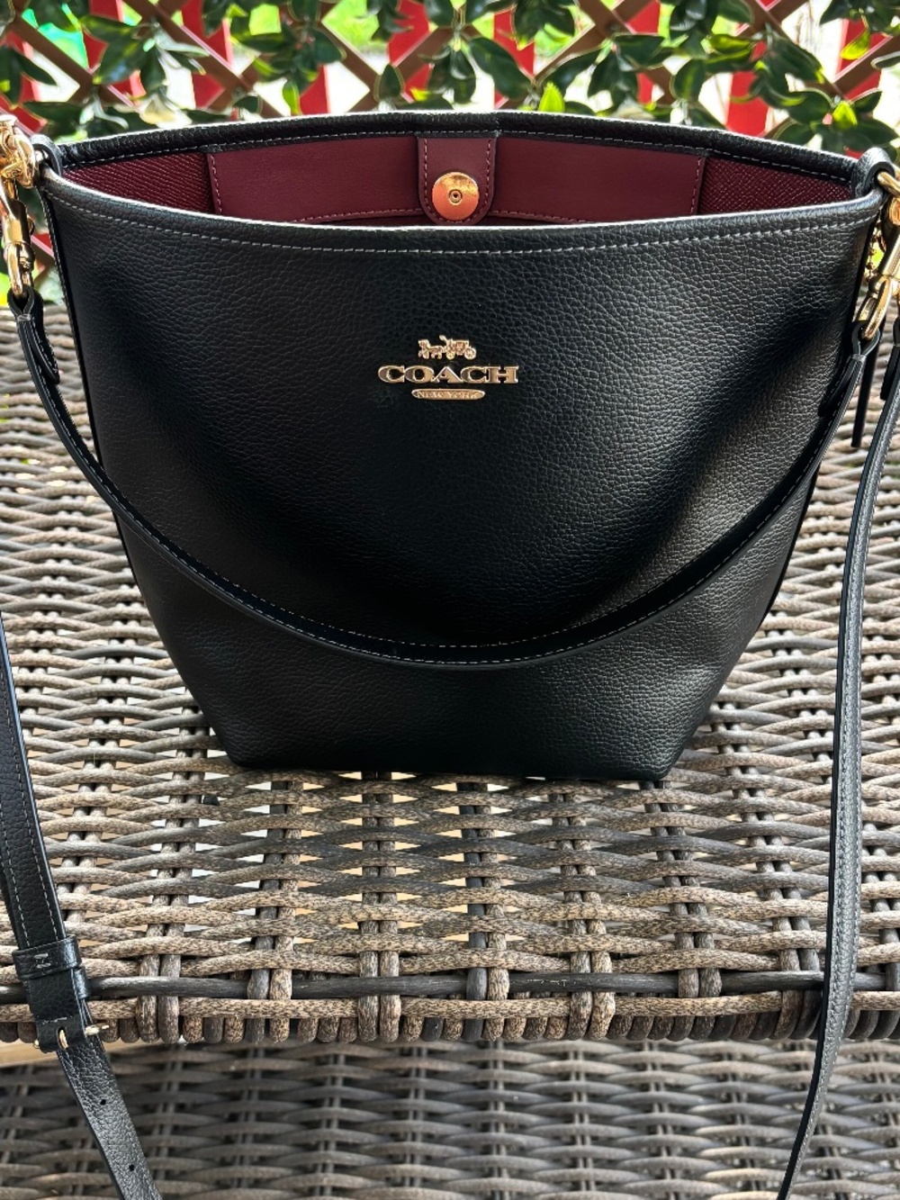 Coach Black Pebbled Leather City Bucket Bag Gold Hardware CT801